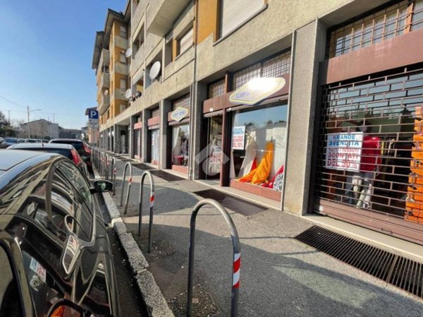 negozio in vendita a Varese in zona Giubiano