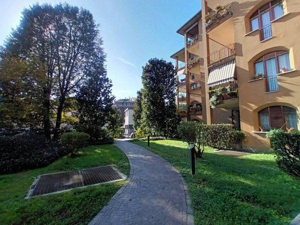 appartamento in vendita a Varese in zona Brunella