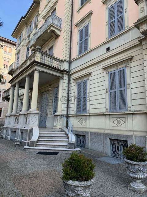 appartamento in vendita a Varese in zona Ippodromo