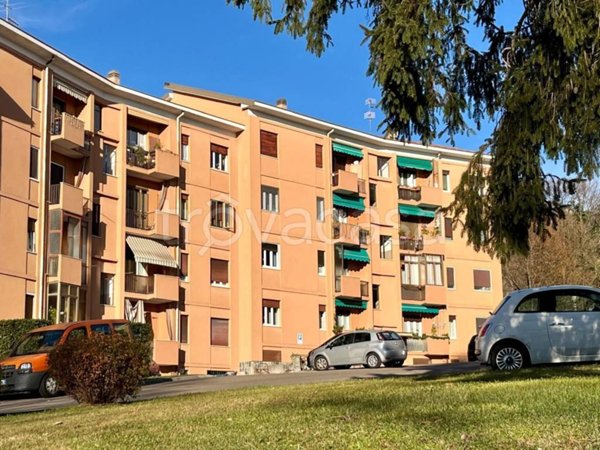appartamento in vendita a Varese in zona Avigno