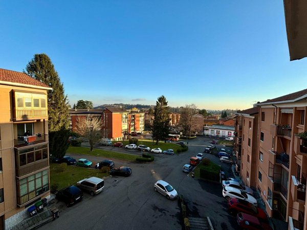 appartamento in vendita a Varese in zona Avigno
