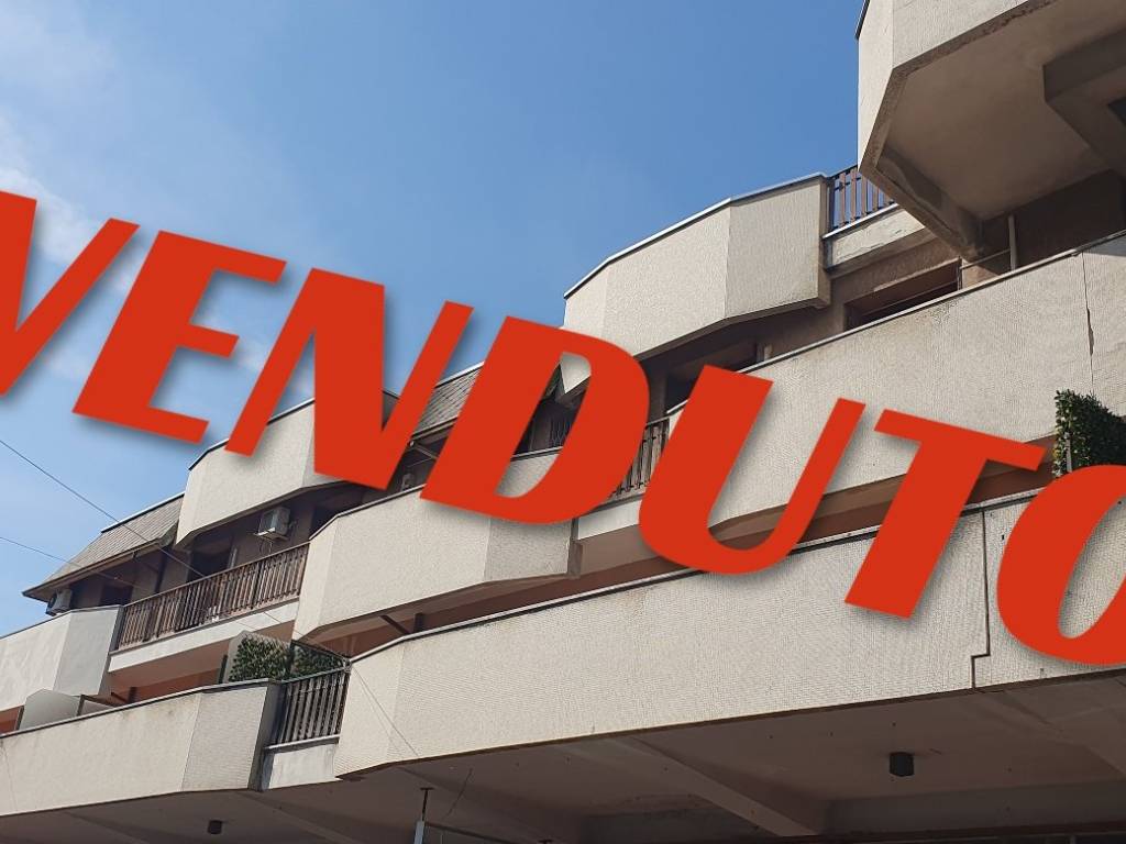 appartamento in vendita a Varese in zona Biumo