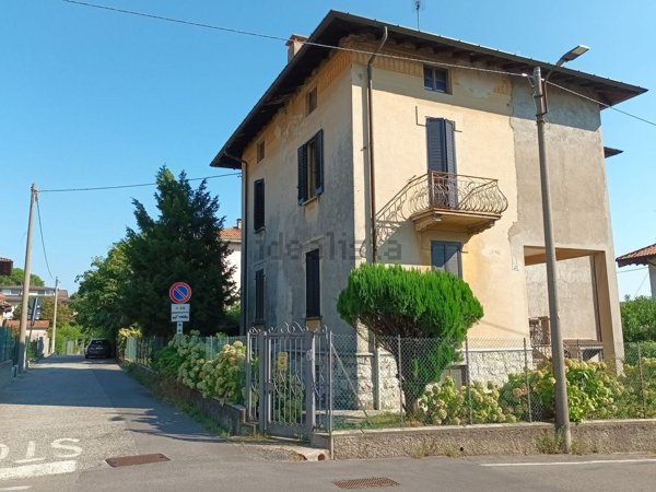 casa indipendente in vendita a Varese in zona Masnago