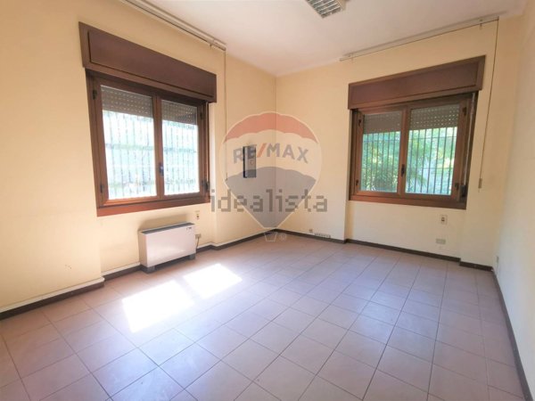 capannone in vendita a Varese