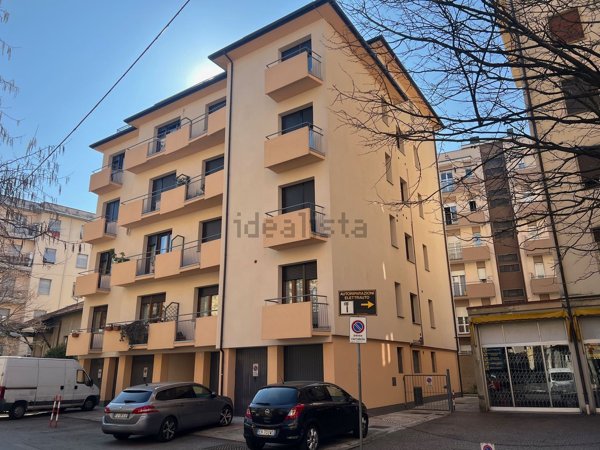 appartamento in vendita a Varese in zona Giubiano