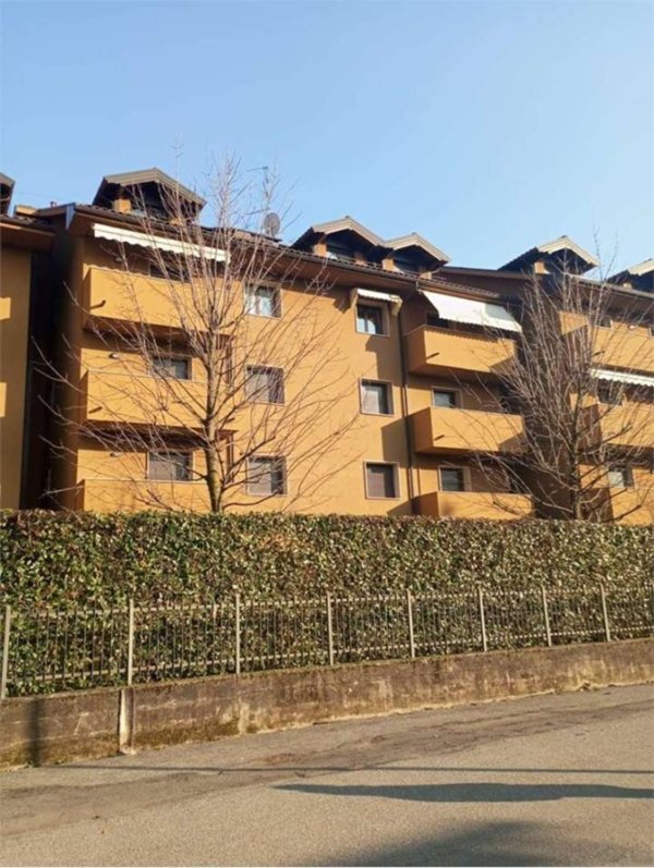 appartamento in vendita a Varese in zona Biumo