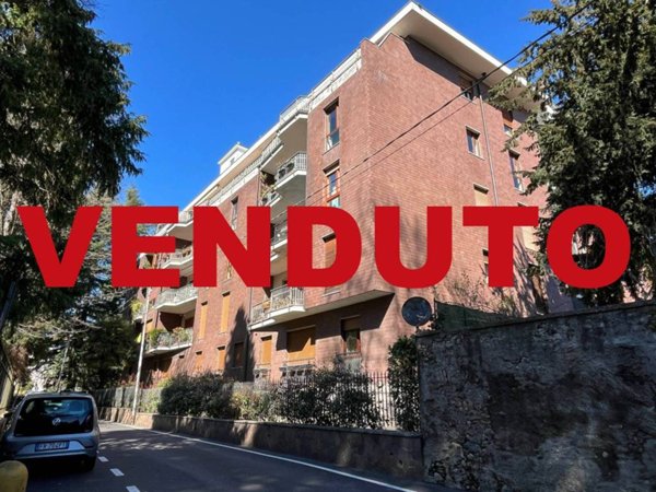 appartamento in vendita a Varese in zona Brunella