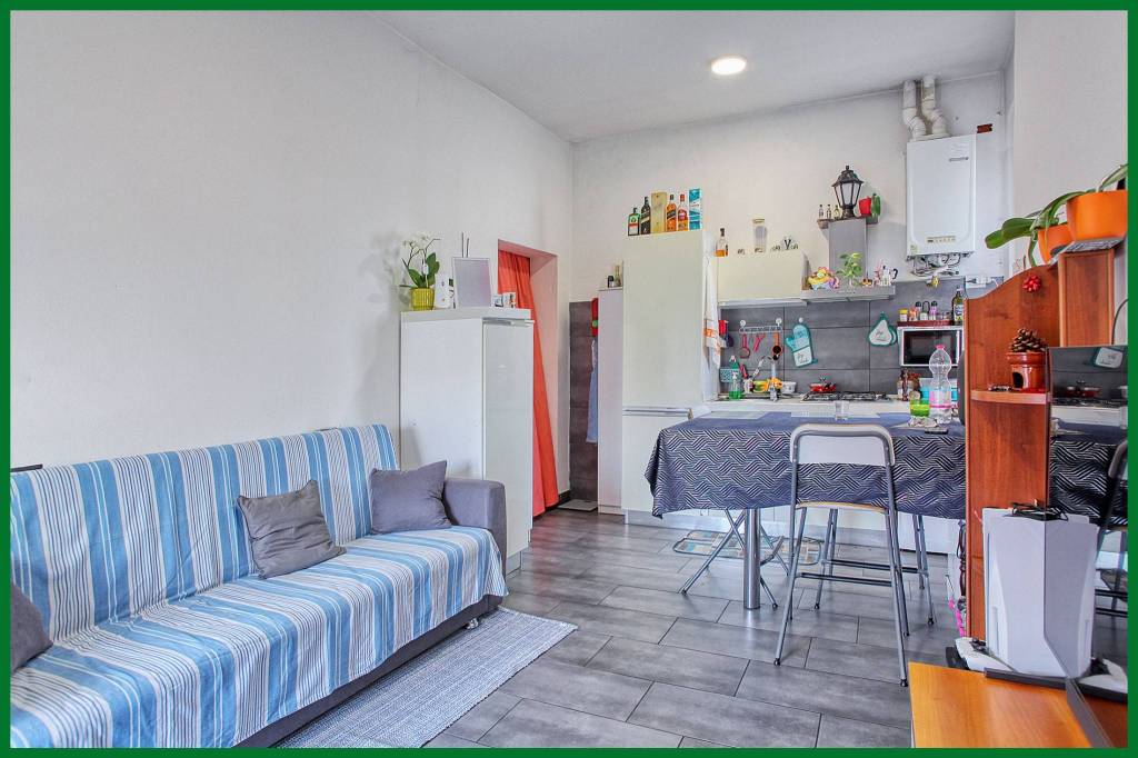 appartamento in vendita a Varese in zona Biumo