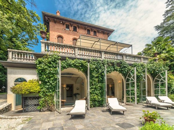 villa in vendita a Varese in zona Velate