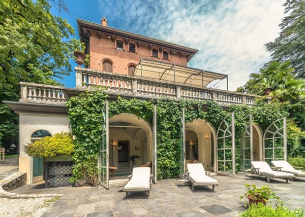 villa in vendita a Varese in zona Velate