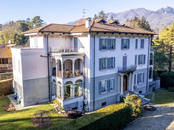 appartamento in vendita a Varese in zona Casbeno