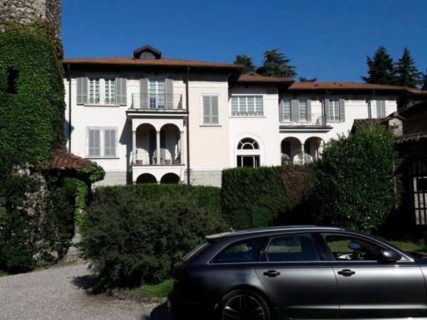 appartamento in vendita a Varese in zona Brunella