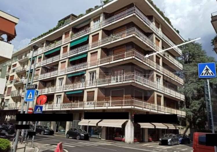 appartamento in vendita a Varese in zona Centro Città