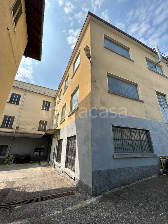 locale commerciale in vendita a Varese in zona San Gallo