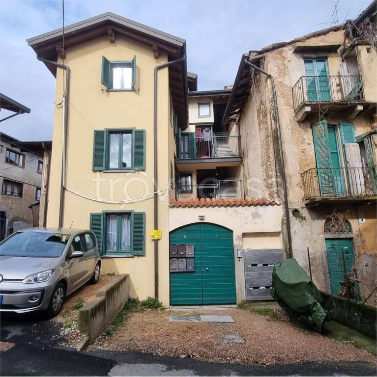 appartamento in vendita a Varese in zona Bregazzana