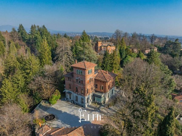 casa indipendente in vendita a Varese in zona Velate