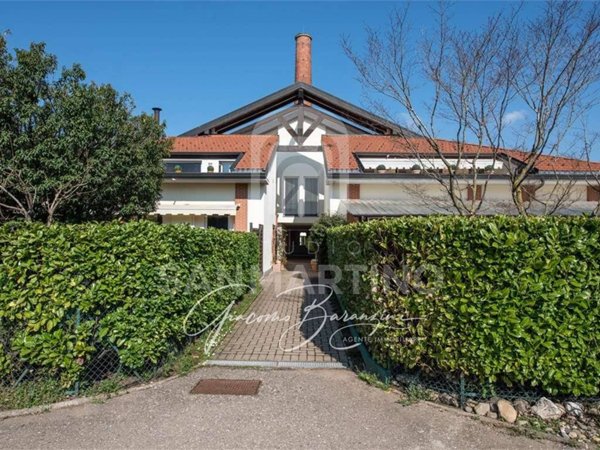 casa indipendente in vendita a Varese in zona Bobbiate