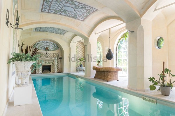 casa indipendente in vendita a Varese in zona Velate