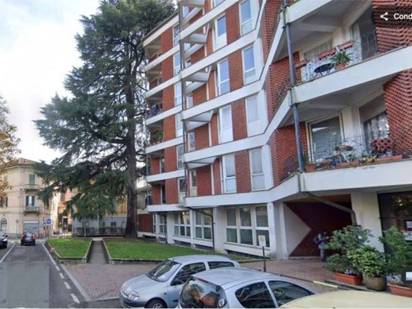 appartamento in vendita a Varese in zona Biumo