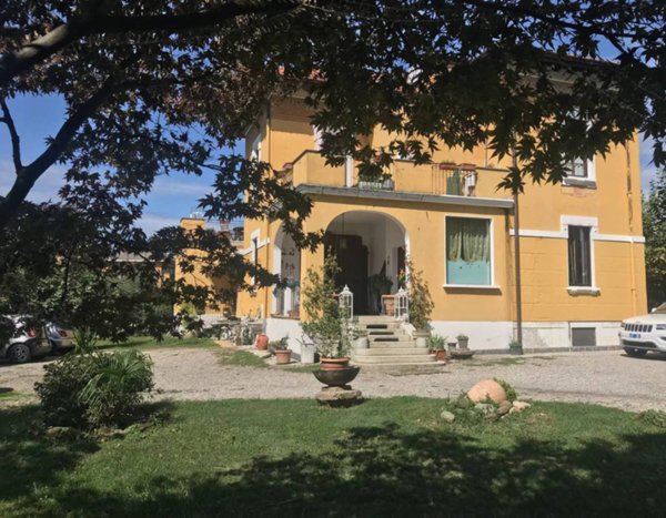 casa indipendente in vendita a Varese in zona Bobbiate