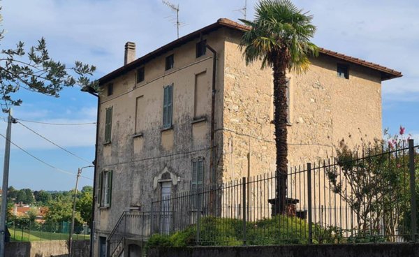 casa indipendente in vendita a Varese in zona Lissago