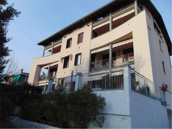 appartamento in vendita a Varese in zona Brunella