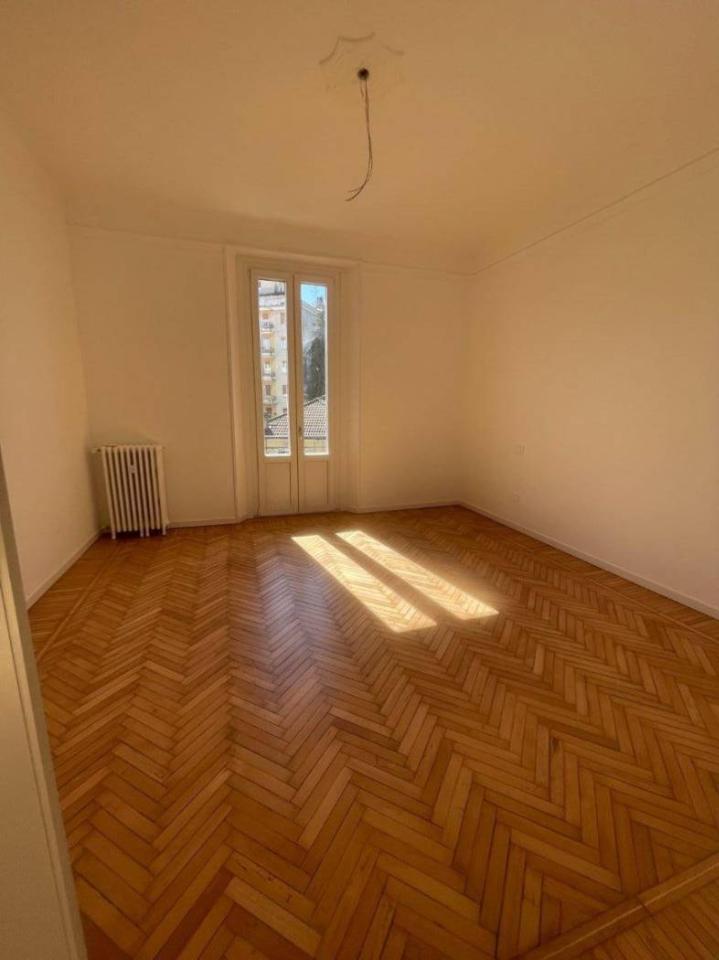 appartamento in vendita a Varese in zona Biumo