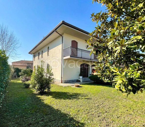 casa indipendente in vendita a Varese in zona Bobbiate