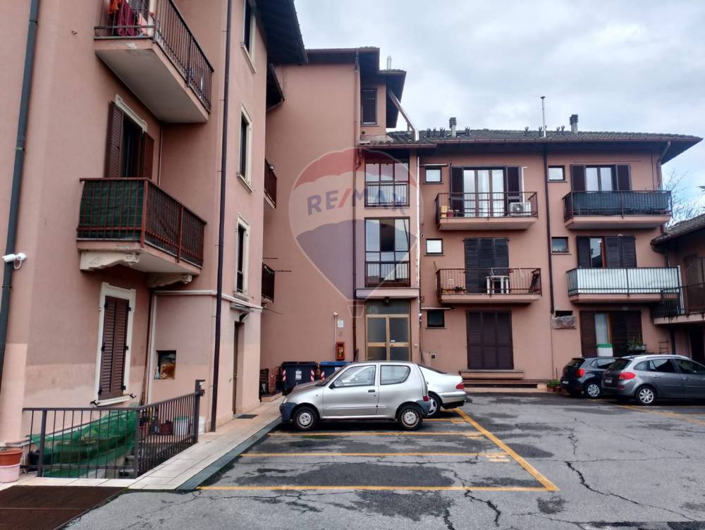 appartamento in vendita a Varese in zona Bizzozero