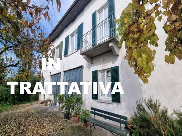 casa indipendente in vendita a Varese in zona Lissago