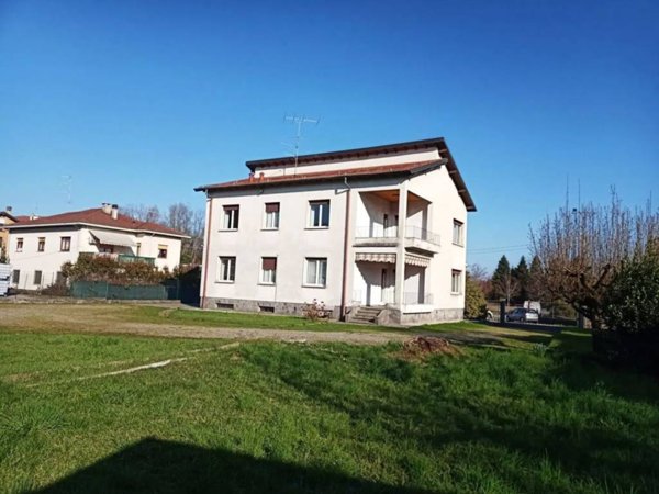 casa indipendente in vendita a Varese in zona Giubiano