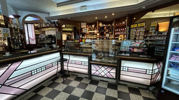 negozio in vendita a Varese in zona Biumo