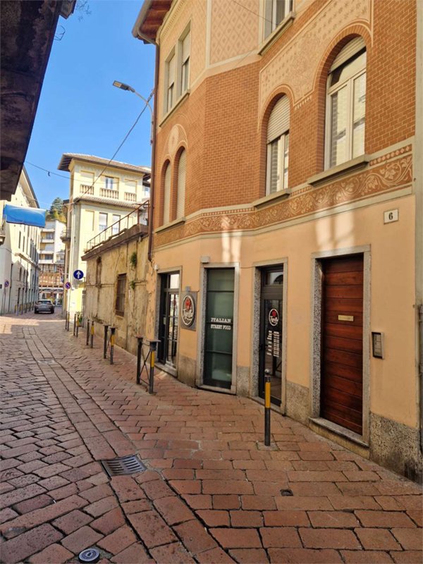 appartamento in vendita a Varese in zona Centro Città