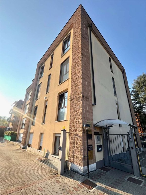 appartamento in vendita a Varese in zona Biumo
