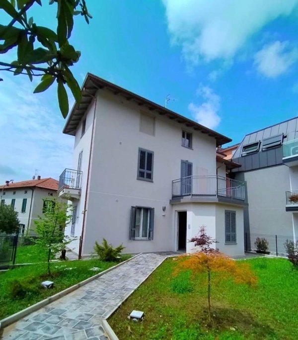 appartamento in vendita a Varese in zona Masnago