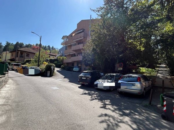 appartamento in vendita a Varese in zona Brunella