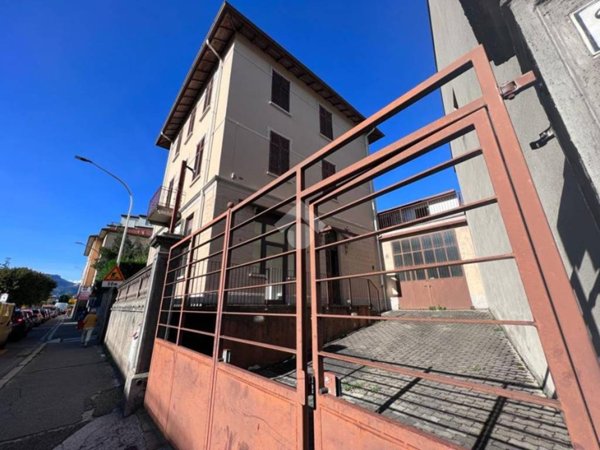 casa indipendente in vendita a Varese in zona Giubiano
