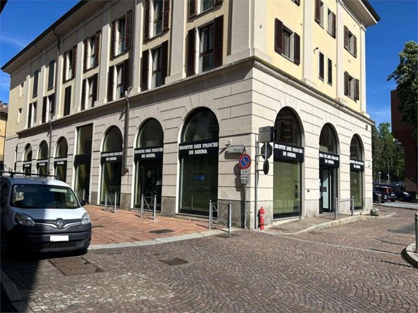 appartamento in vendita a Varese in zona Centro Città