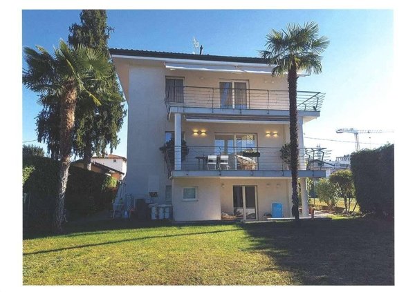 casa indipendente in vendita a Varese in zona Giubiano