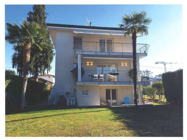casa indipendente in vendita a Varese in zona Giubiano