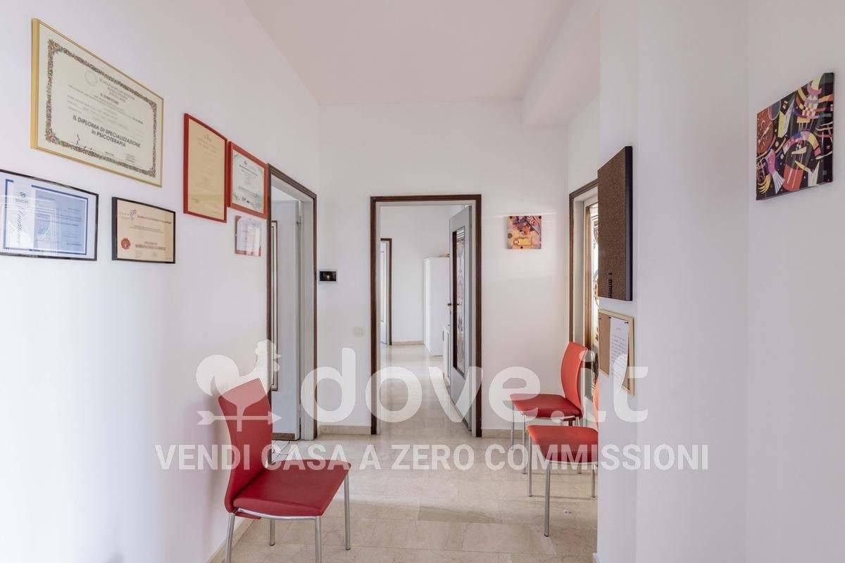 appartamento in vendita a Varese in zona Centro Città
