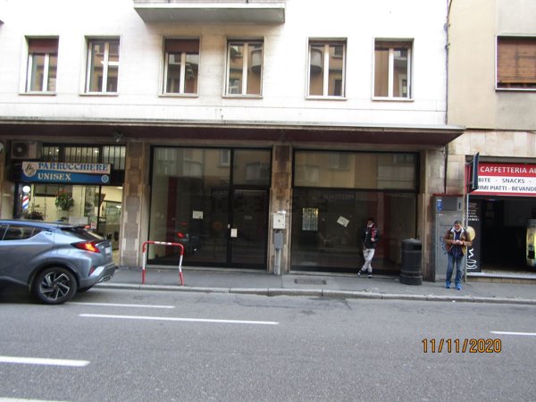 negozio in vendita a Varese in zona Centro Città