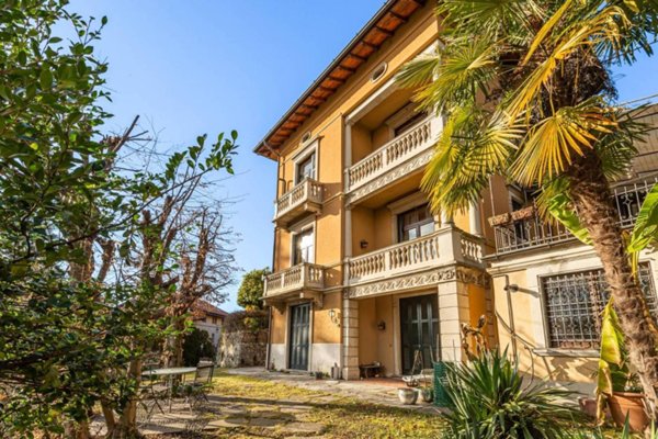 casa indipendente in vendita a Varese in zona Sant'Ambrogio