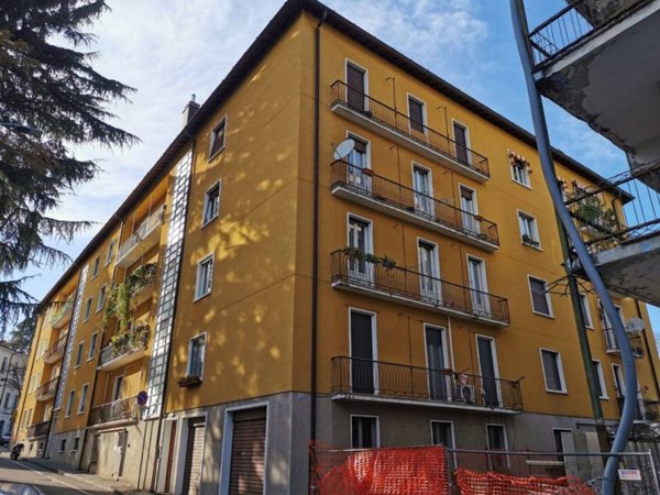appartamento in vendita a Varese in zona Brunella