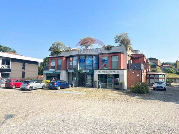 negozio in vendita a Varese in zona Lissago