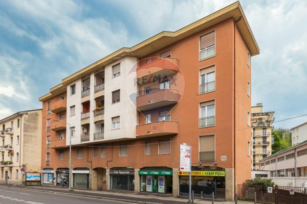 appartamento in vendita a Varese in zona Biumo