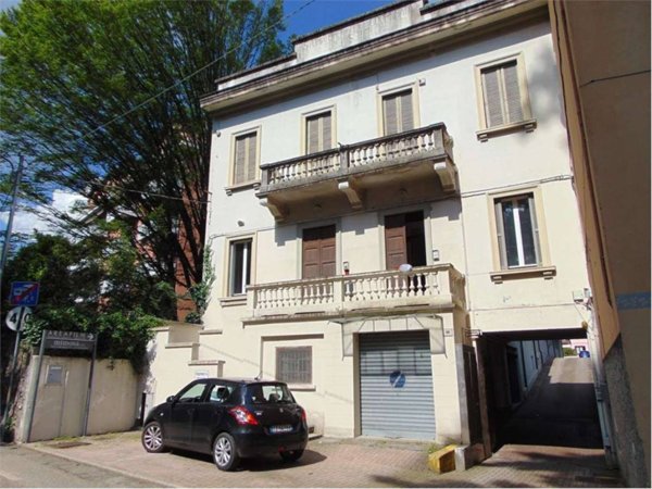 ufficio in vendita a Varese in zona Biumo