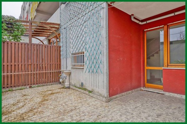 appartamento in vendita a Varese in zona Giubiano