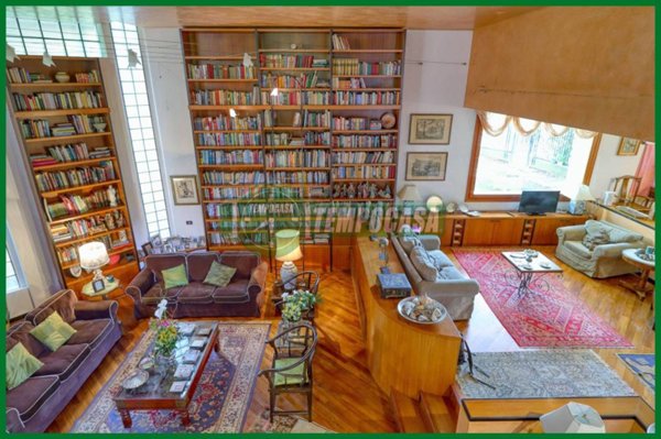 casa indipendente in vendita a Varese in zona Ippodromo