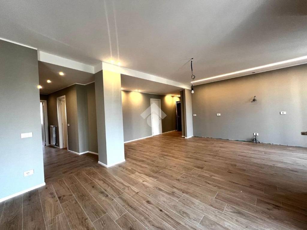 appartamento in vendita a Varese in zona Giubiano